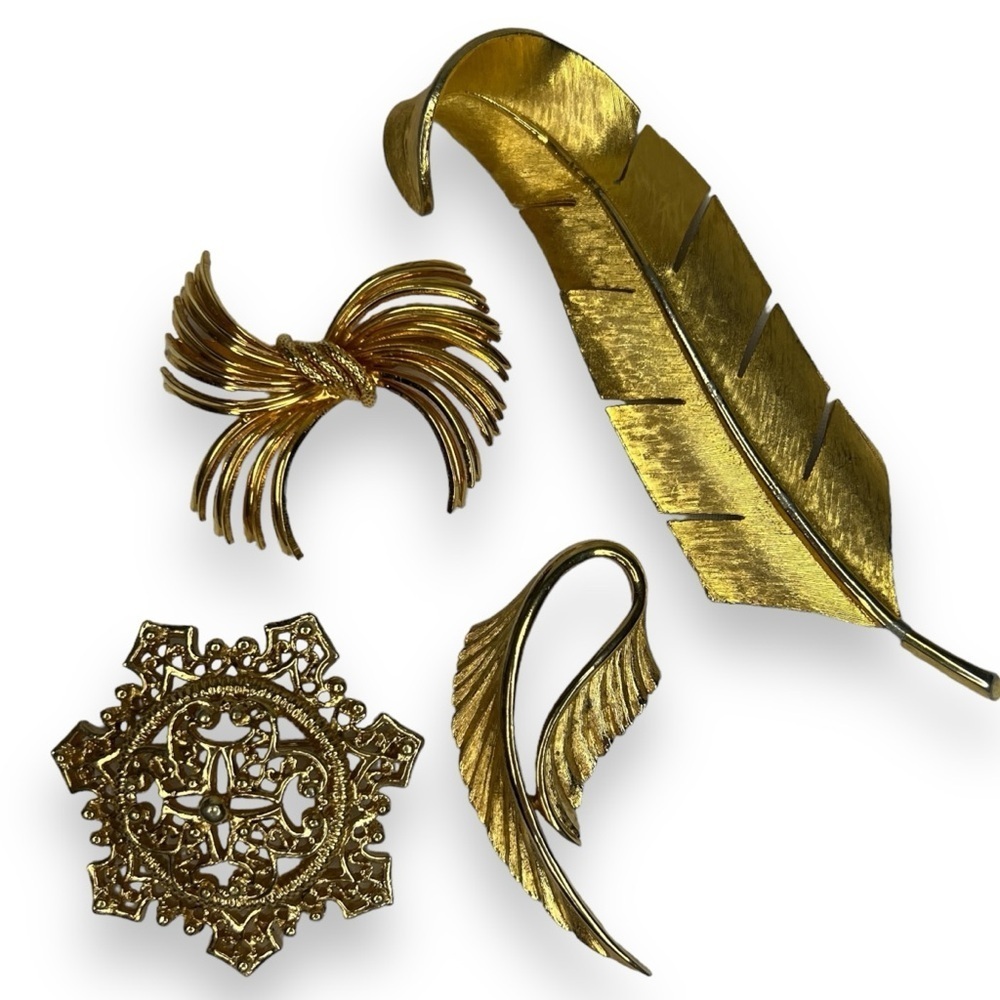 Vintage Gold Tone Pin Lot Feather